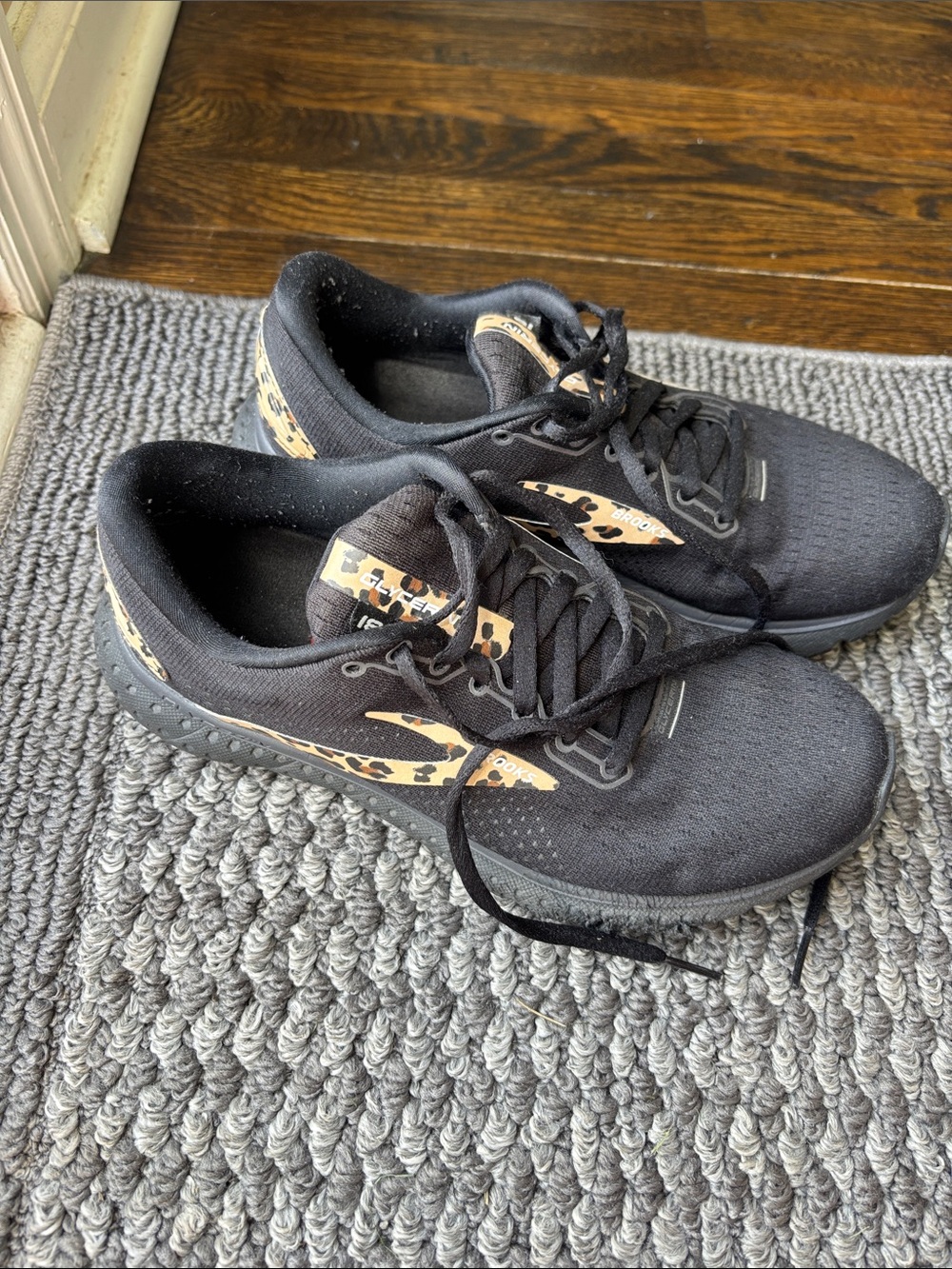 Brooks Glycerin Black Running Shoes with Leopard Print Accent